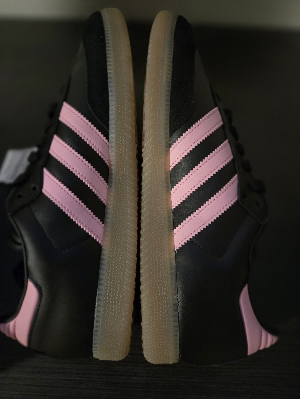 Adidas Mens Samba Messi Sneakers in Black/Pink Stripes NEW Size 11 Mens - Picture 3 of 8